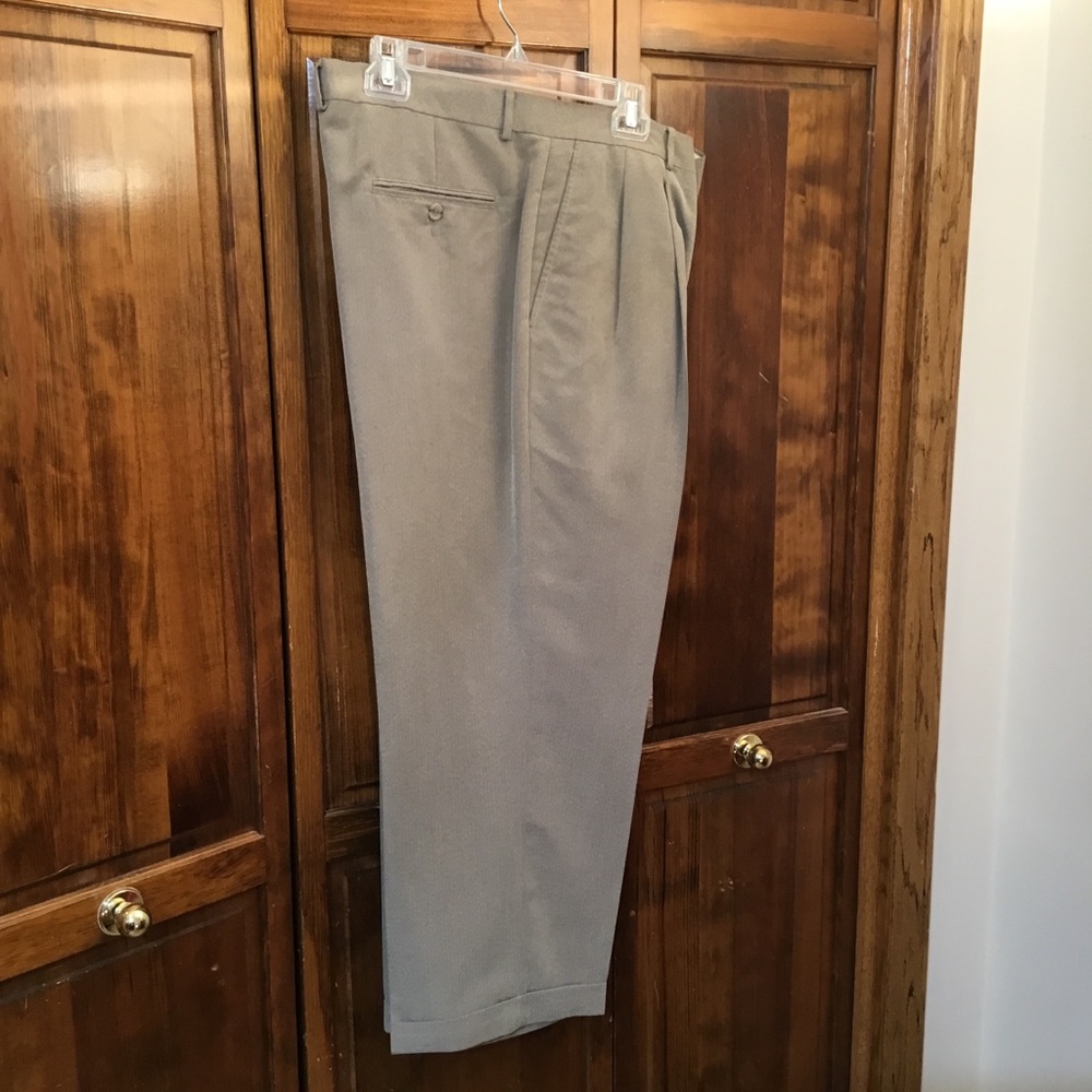 Liz Claiborne men’s dress pants, size 42x30”, cuffs,pleated